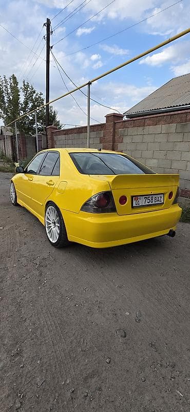low ll: Toyota Altezza: 2001 г., 2 л, Механика, Бензин, Седан — 3