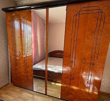 Мебель: Продаю спальный гарнитур турецкого производства: комод, 2 тумбы — 2