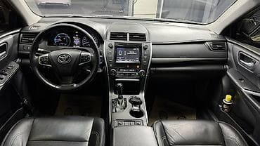 Toyota Camry: 2017 г., 2.5 л, Автомат, Гибрид, Седан — 7