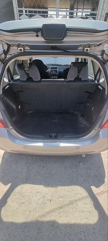 byd e3: Honda Jazz: 2004 г., 1.3 л, Механика, Бензин, Хэтчбэк — 9