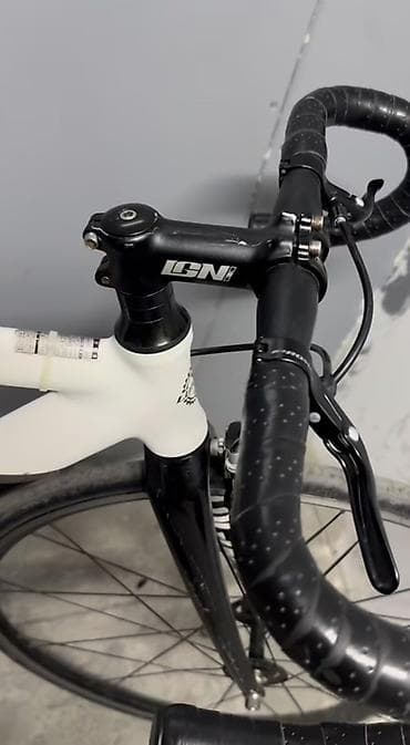 фикс xl: Шоссейный велосипед, Рама M (156 - 178 см), Б/у — 2