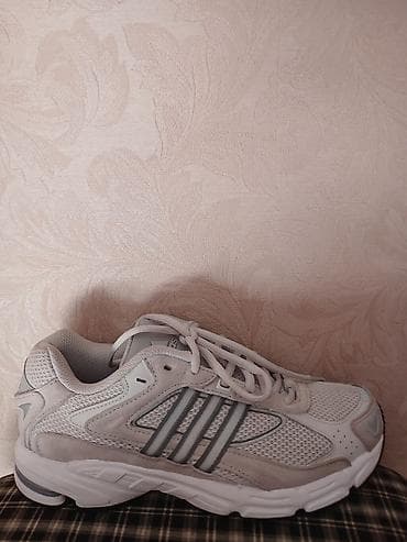 красовки бишкек: Кроссовки, 37.5, Adidas Originals, Новый, цвет - Серый, Бесплатная доставка — 5