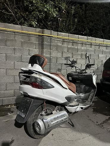 скутера: Макси‑скутер Suzuki Burgman (серия 400) в комплектации для дальних — 5