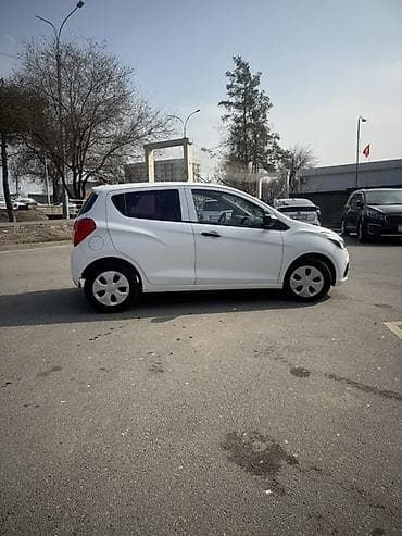 eveasy машина: Chevrolet Spark: 2017 г., 1 л, Вариатор, Бензин, Хэтчбэк — 3