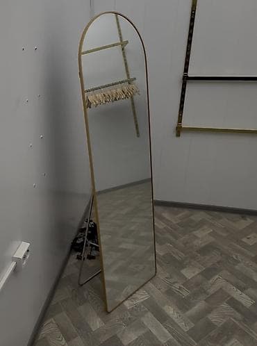 Продается новое зеркало- 1 штук, 3500 сом Кронштейн - 2 штук, 5000