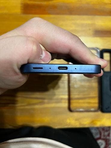 pixel 9a: Samsung Galaxy A35, Б/у, 128 ГБ, цвет - Голубой, 2 SIM — 4