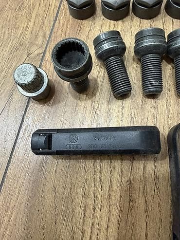 audi c4: Комплект оригинальных секреток/ секретных болтов На Audi Volkswagen — 2