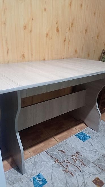 тумбочка для мойки: Продается кухонный стол, б/у, состояние хорошее. Размер 120 на 65 см — 2