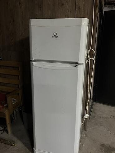 Холодильник Indesit, белый, двухкамерный с верхней морозильной