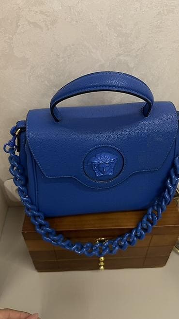 Сумки: Стильная женская сумка Versace в насыщенном кобальтово‑синем цвете — 3