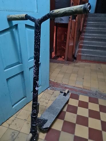 Башка транспорт: Самокат трюковой кастомный идеальное состояние чёрно-белый шкурка — 4