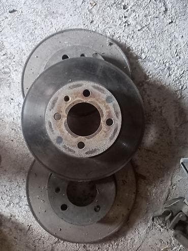 Суппорты: Комплект суппортов Volkswagen 1993 г., Б/у, Оригинал, Германия — 2