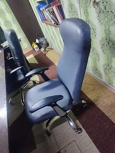 кресло офисный бу: Офисное кресло, Б/у, С колесиками, цвет - Коричневый, Самовывоз, Бесплатная доставка, Платная доставка — 10