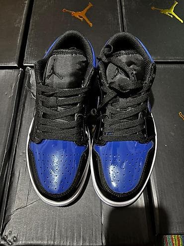 Размеры от 36 до 40 Кроссовки низкие в баскетбольном стиле. -