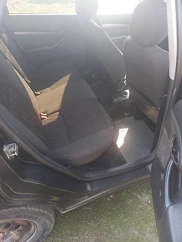 step 2: Ford Focus: 2003 г., 2 л, Ручные, Бензин, Хэтчбэк — 4