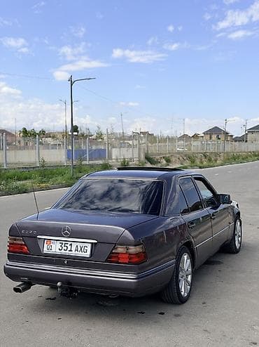 Транспорт: Mercedes-Benz E-Class: 1994 г., 2.2 л, Механика, Бензин, Седан — 5