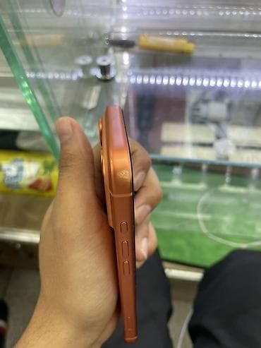 a 13: IPhone 17 Pro, Б/у, 256 ГБ, Оранжевый, 100 % — 2