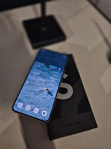 s 65: Samsung Galaxy S22, Б/у, 256 ГБ, цвет - Серебристый — 2
