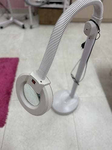 Лупа-лампа на напольной стойке - Тип: увеличительная лампа с at lalafo.kg Лупа-лампа на напольной стойке - Тип: увеличительная лампа с