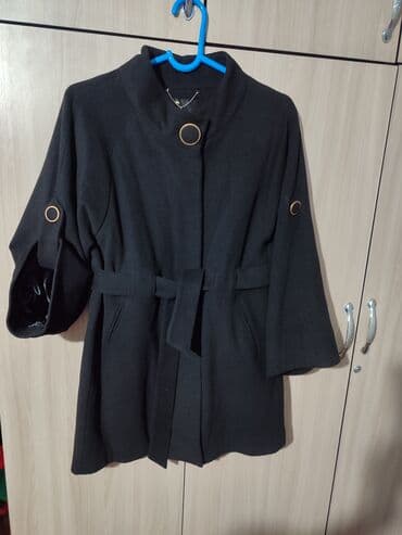 Мотоциклы: Женский комплект одежды (2 вещи) 1) Черное пальто-плащ с поясом - — 1