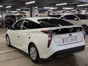 prius: Toyota Prius: 2018 г., Гибрид, Хэтчбэк — 6