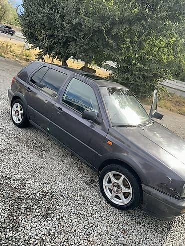 Volkswagen Golf: 1993 г., 1.8 л, Механика, Бензин, Хэтчбэк at lalafo.kg Volkswagen Golf: 1993 г., 1.8 л, Механика, Бензин, Хэтчбэк