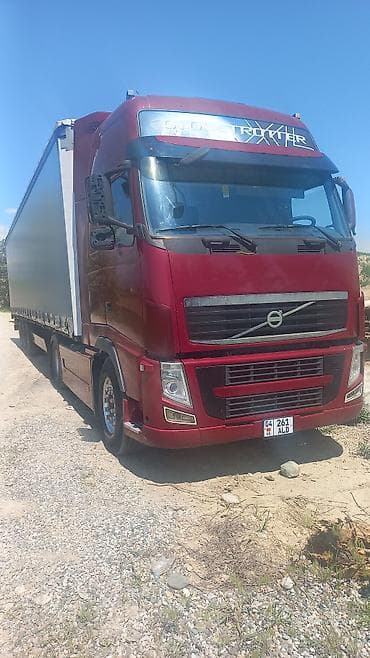 Тягач, Volvo, 2013 г., Тентованный