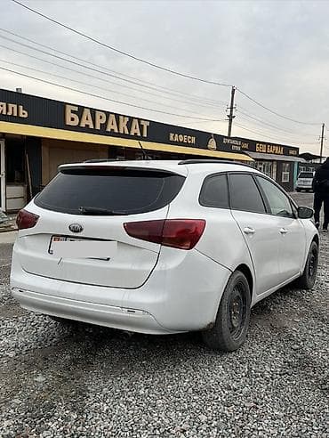 Kia: Kia Ceed: 2014 г., 1.4 л, Механика, Бензин, Универсал — 4
