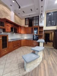 пользовались: 4 комнаты, 160 м², Индивидуалка, 3 этаж, Дизайнерский ремонт — 10