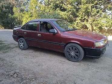 Opel Vectra: 1993 г., 2 л, Механика, Бензин, Седан