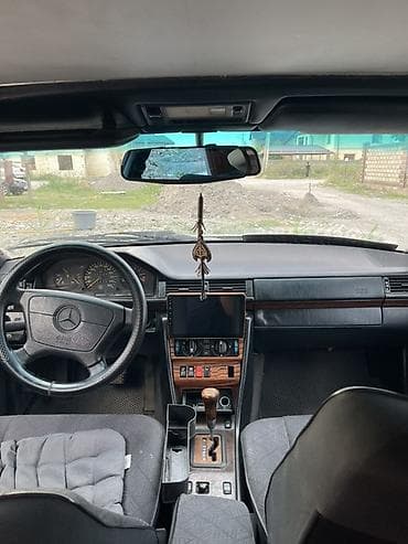 Продажа авто: Mercedes-Benz E-Class: 1995 г., 3.2 л, Автомат, Бензин, Седан — 5