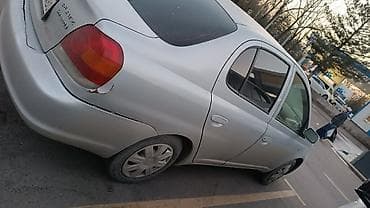 авто выкуб: Toyota Platz: 2003 г., Автомат, Гибрид, Седан — 4
