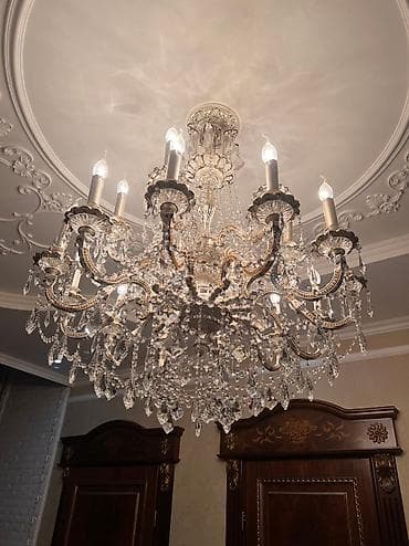 срочно продаю люстра: Продам люстру. Полностью хрустальная, сделанная из камня своровский — 1