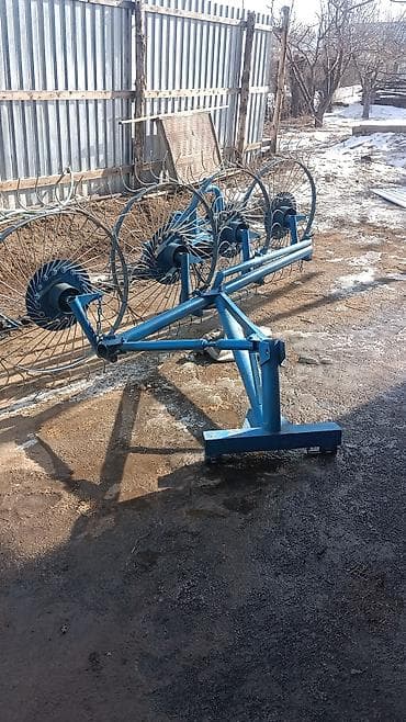 зерновая сеялка: Мини-трактор Mitsubishi с навесным оборудованием Состав комплекта: - — 2