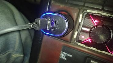 Аксессуары и тюнинг: Зарядка на авто. Фирменный оригинал. Есть быстрая зарядка. TYPE-C — 9