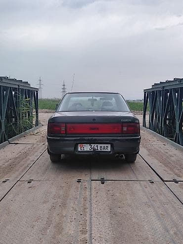1992: Mazda 323: 1992 г., 1.6 л, Автомат, Бензин, Седан — 2