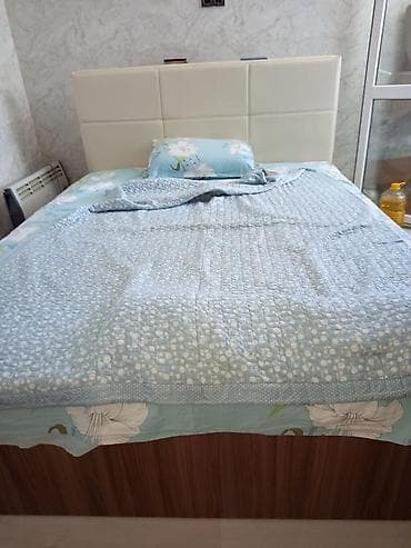 small table: Спальный гарнитур, Б/у, Двуспальная кровать, Кыргызстан, ДСП, Самовывоз, цвет - Бежевый — 3