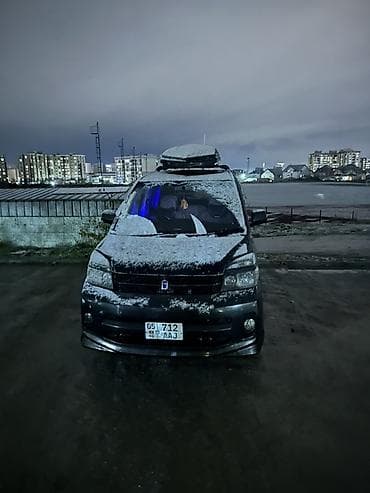 для такси авто: Toyota Voxy: 2004 г., Минивэн — 10