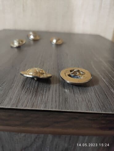 в единственнои экземпляре: Винтажные пуговицы 6 шт период 1980 г латунь — 5