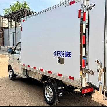 грузовики рефрижераторы: Легкий грузовик — 4