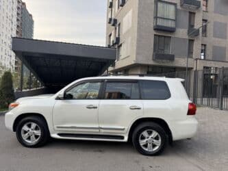 возможен обмен на дом: Toyota Land Cruiser: 2013 г., 4.6 л, Автомат, Газ, Внедорожник — 4