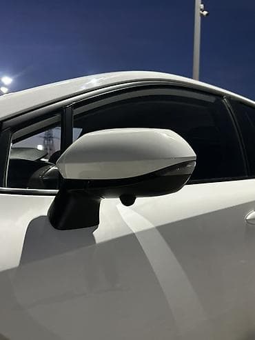 mini kuper: Toyota Corolla: 2019 г., 1.8 л, Вариатор, Гибрид, Седан — 5