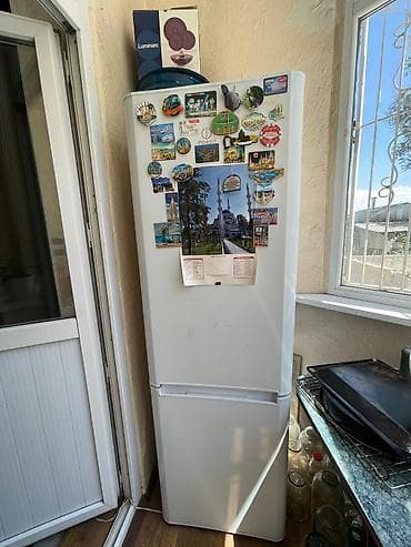 выбор номера о: Холодильник Indesit, Б/у, Двухкамерный, 60 * 180 * 45 — 1