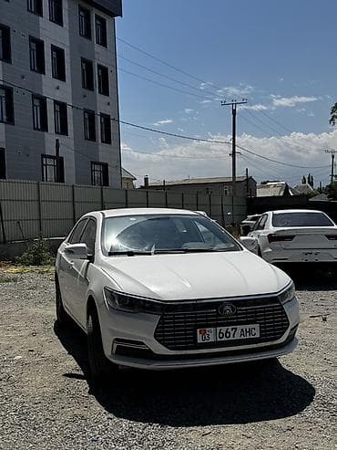 прикурит машину: BYD Qin: 2023 г., Седан — 1