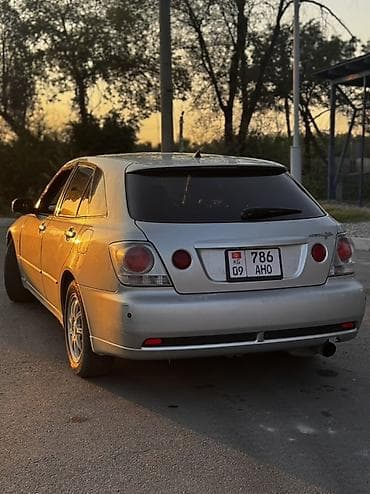 Toyota Altezza: 2002 г., 2 л, Автомат, Бензин, Универсал — 9