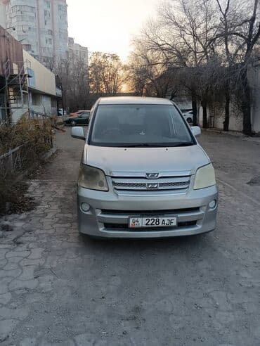 тойота noah: Toyota Noah: 2003 г., 2 л, Автомат, Бензин, Минивэн — 1