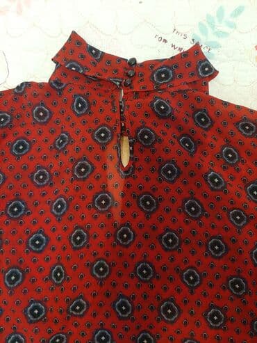 шёлковые: Блузка шёлковая,размер 44-46,застёжка сзади, спереди вырез капелькой — 5