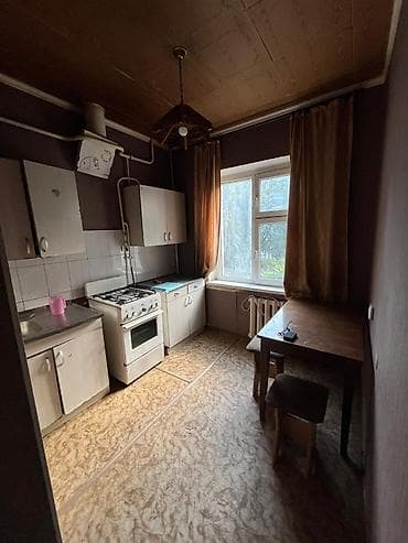 воост: 2 комнаты, 48 м², 105 серия, 1 этаж, Старый ремонт — 1
