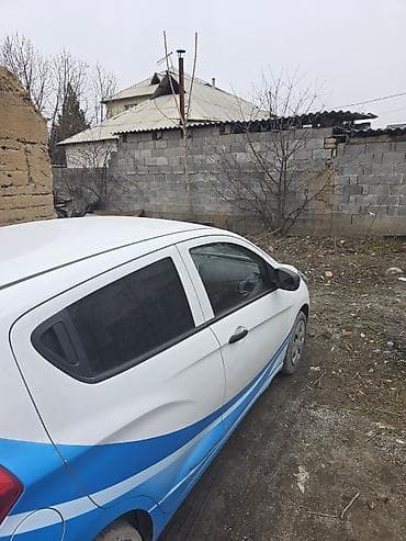 matiz 3: Chevrolet Spark: 2017 г., 1 л, Автомат, Бензин, Хэтчбэк — 2