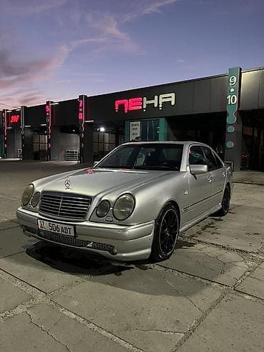 Продажа авто: Mercedes-Benz E-Class: 1998 г., 5 л, Автомат, Бензин, Седан — 4